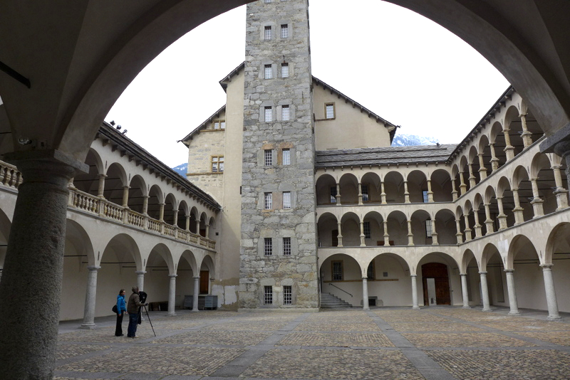 Kameramann und Regisseurin im Stockalperschloss